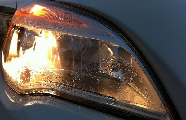 Высушить фары можно включив их